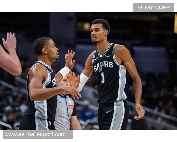 追梦与文班齐肩并进卡斯尔重塑马刺赢球文化的重要角色 追梦与文班齐肩并进卡斯尔重塑马刺赢球文化的重要角色