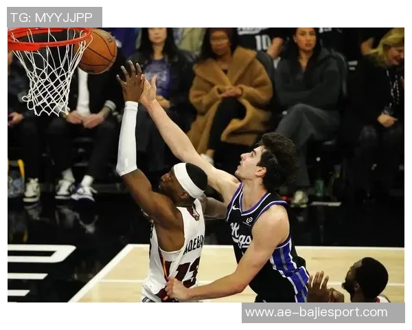 热火队远程轰炸三分球表现出色八名球员共同贡献19记三分球 热火队远程轰炸三分球表现出色八名球员共同贡献19记三分球