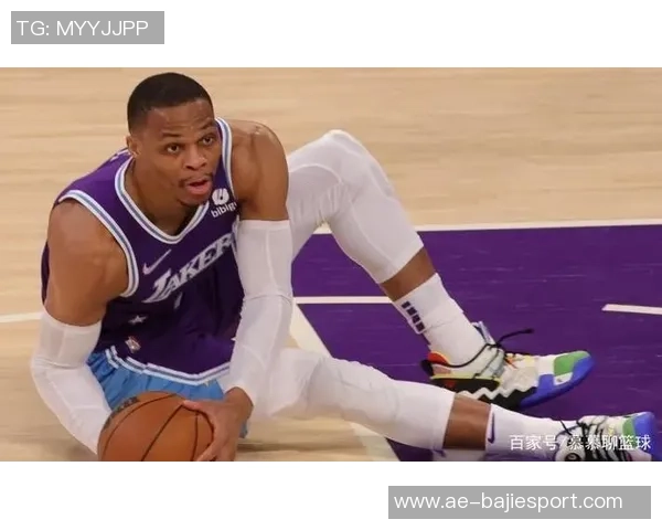 特纳半场表现低迷仅得5分3板1助2帽引发球迷热议 特纳半场表现低迷仅得5分3板1助2帽引发球迷热议